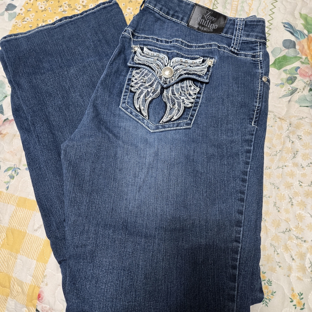 Indigo Women's Boot Cut Jeans with Winged Pocket